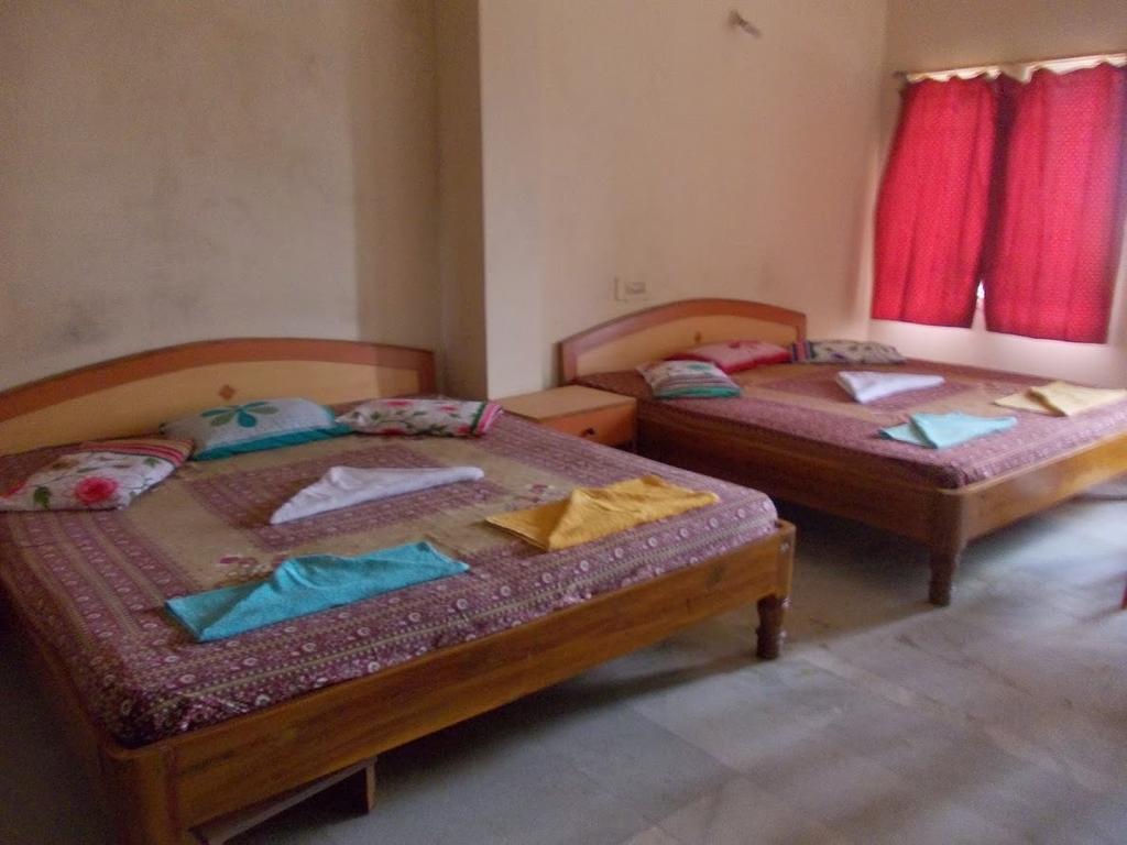 Rishaan Guest House Puri Camera foto
