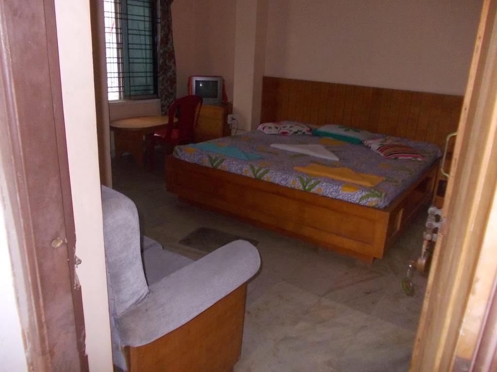 Rishaan Guest House Puri Esterno foto