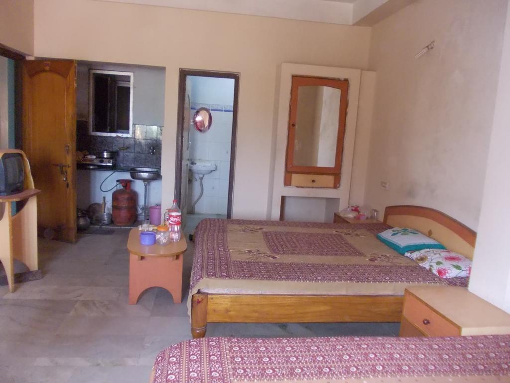 Rishaan Guest House Puri Camera foto