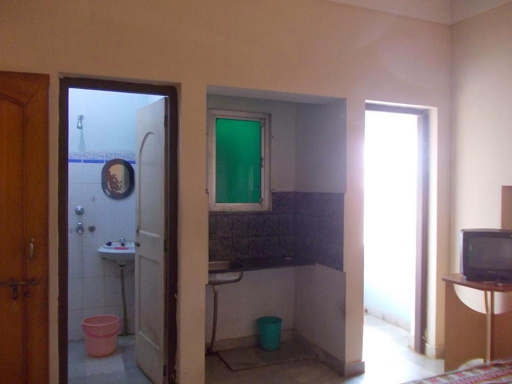 Rishaan Guest House Puri Esterno foto