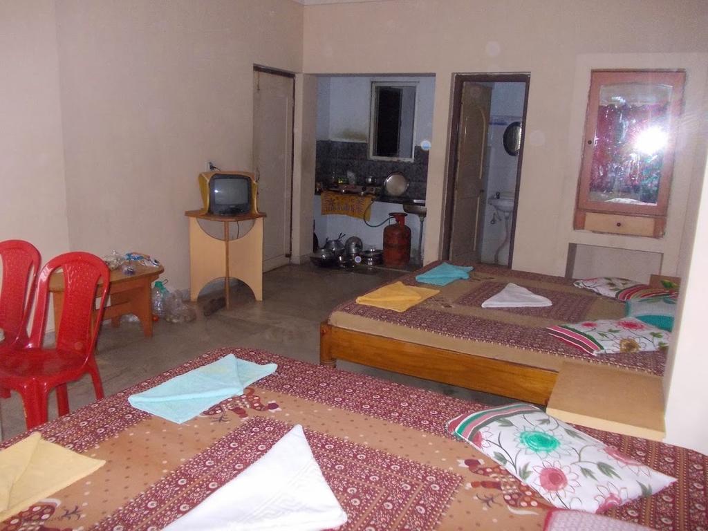 Rishaan Guest House Puri Camera foto